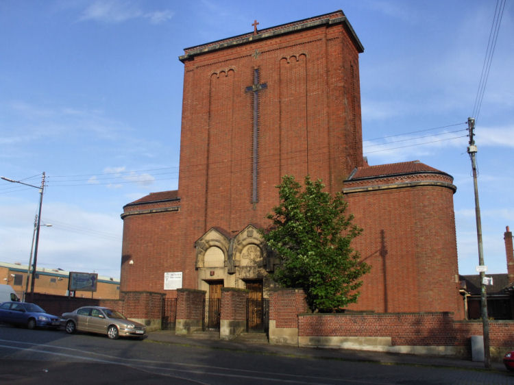 Front of St Columba's Church at Hopehill Road