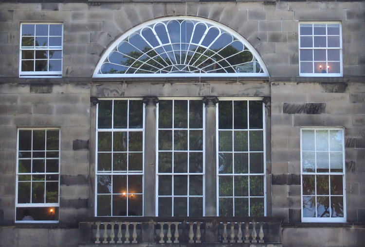3 bay wide fanlight in Charlotte Square