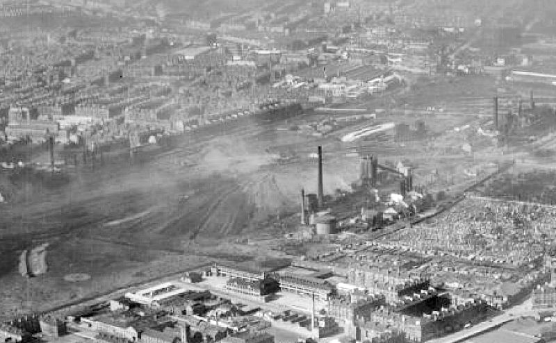 View of Govan Ironworks, otherwise known as 'Dixon's Blazes',  south of Southern Necropolis<