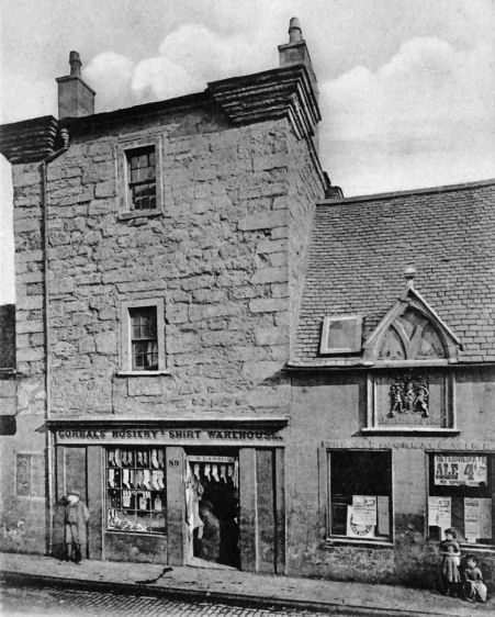 Old photograph of Elphinstone's Tower