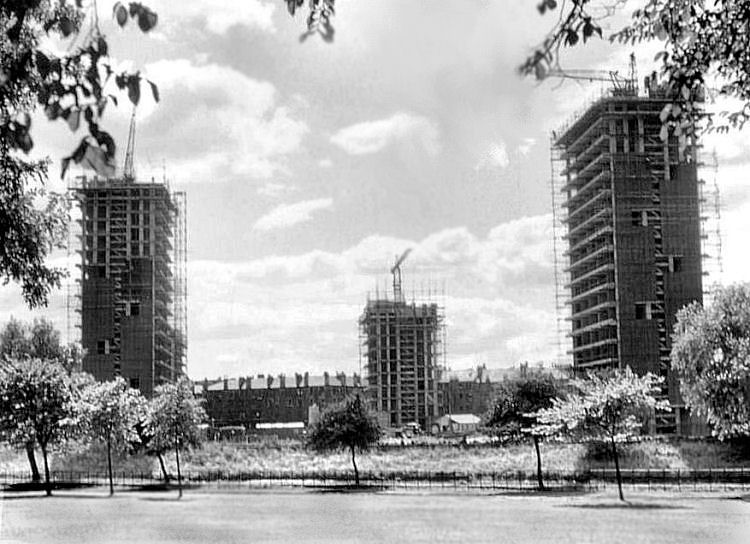 View from Glasgow Green of erection of tower blocks of Hutchesontown 'Area B', 1961