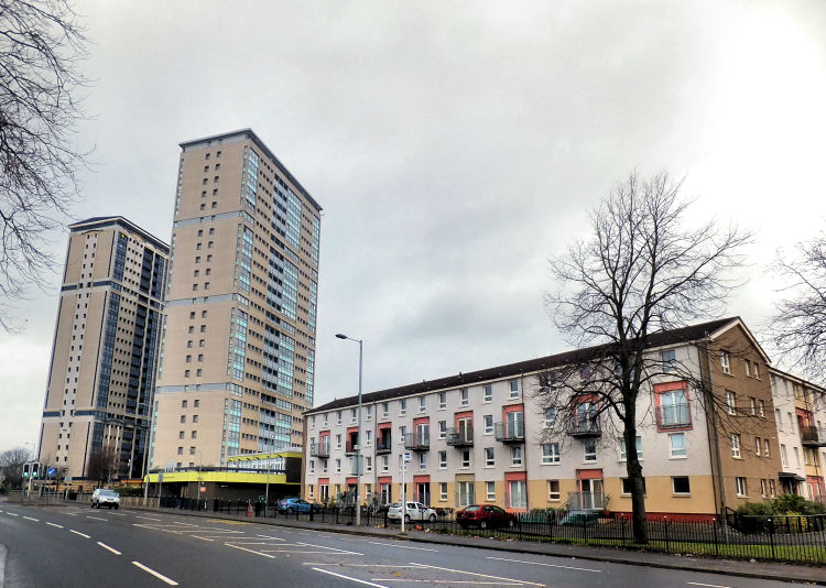 Tower blocks and low-rise housing in  Hutchesontown 'Area D', 2015