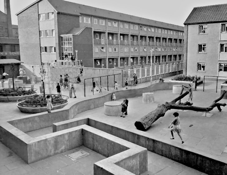 Children's play area at Hutchesontown 'Area A', 1958