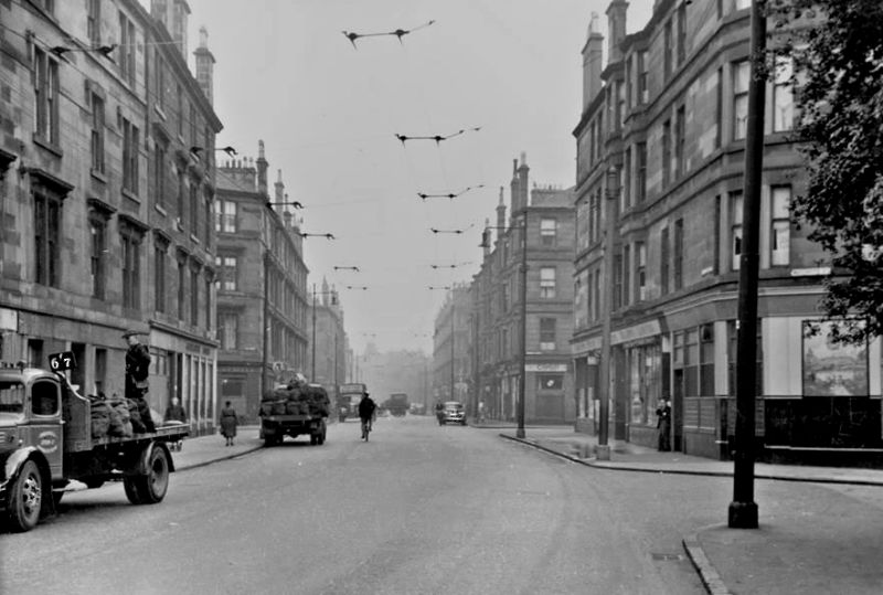 View of tenements of Rutherglen Road in 1955, prior to redevelopment