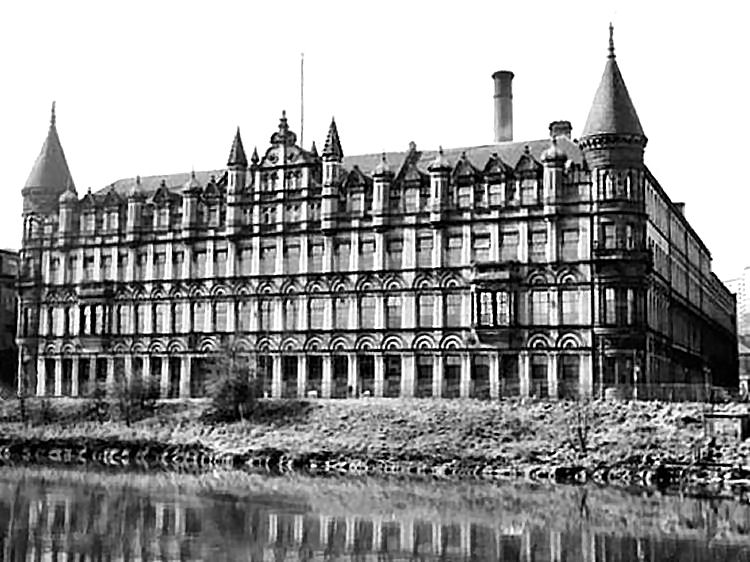 Photograph of completed symmetrical Adelphi Street fa�ade of UCBS bakery