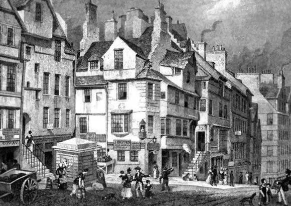 Street scene at John Knox's House on the Royal Mile