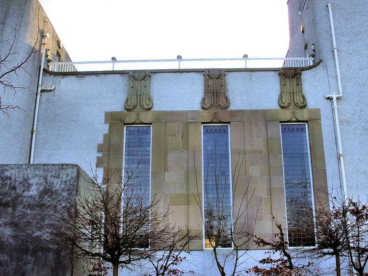 Windows in north fa�ade of House for an Art Lover
