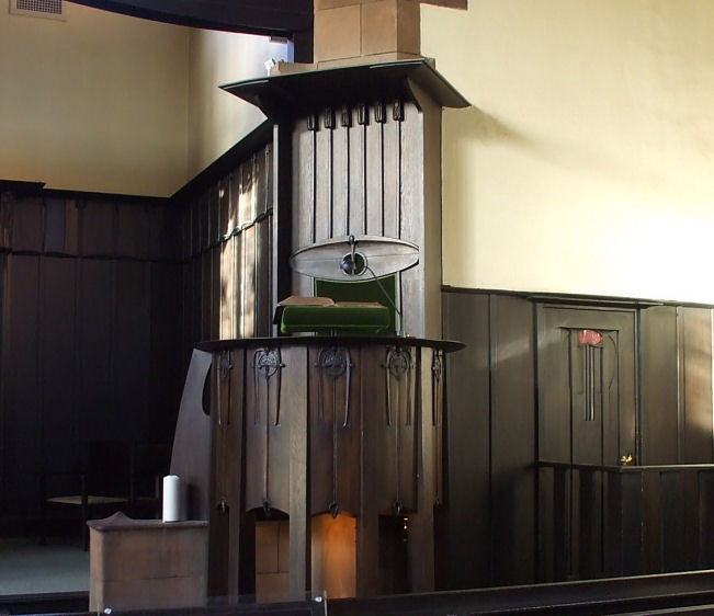 Pulpit of Queen's Cross Church 