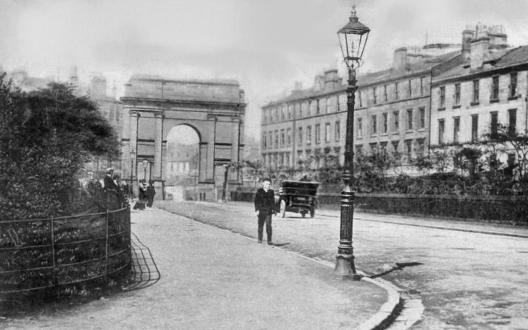 McLennan Arch at London Road entrance to Glasgow Green, Monteith Row, 1894-1922