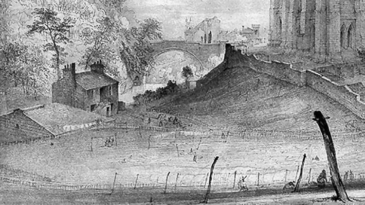 Molendinar Burn flowing past Cathedral, approaching Bridge of Sighs