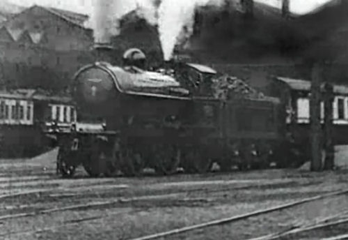 Train leaving St Enoch Station