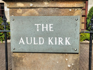 Plaque at the 'Auld Kirk' Busby