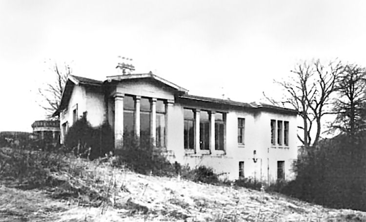 View showing Alexander Thomson's additions and alterations to the side of Busby House