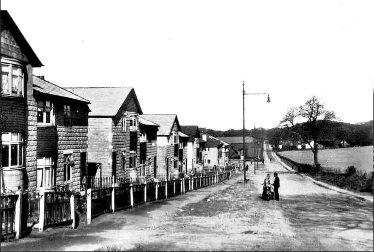 Eastern end of Croftfoot Road in 1930's 