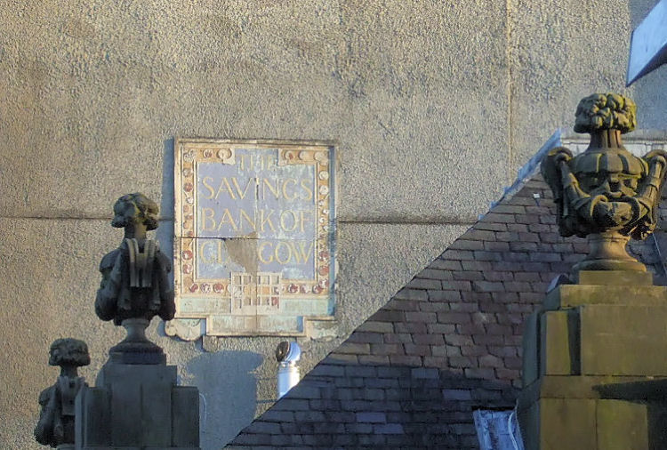 Advertising hoarding on tenement gable at Bank, Clarkston Road