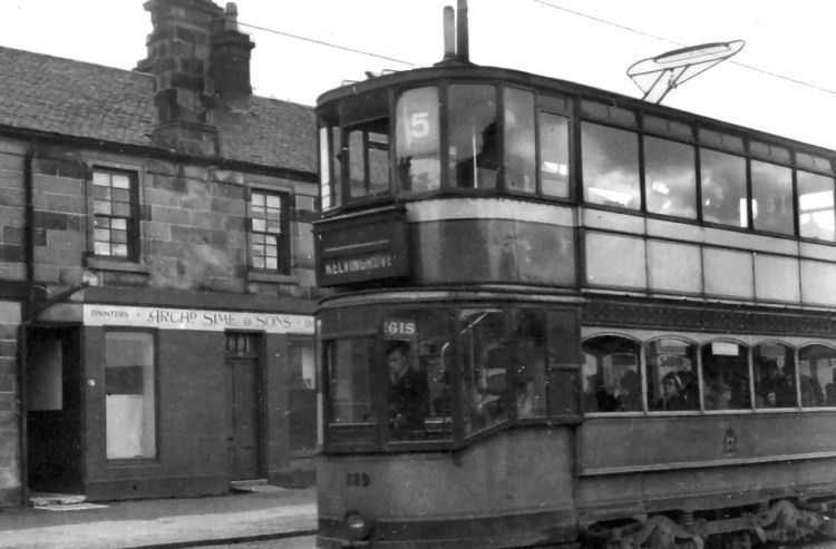 City bound No.5 tram on Clarkston Road, Cathcart