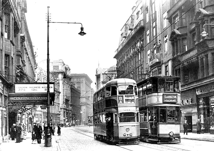 Clarkston bound No.5 tram passing Central Station entrance, Union Street
