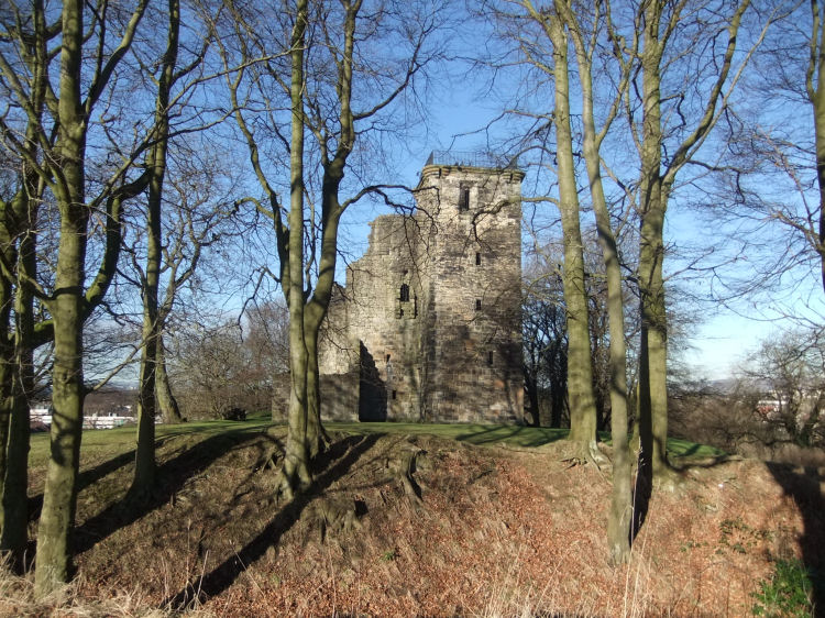Crookston Castle