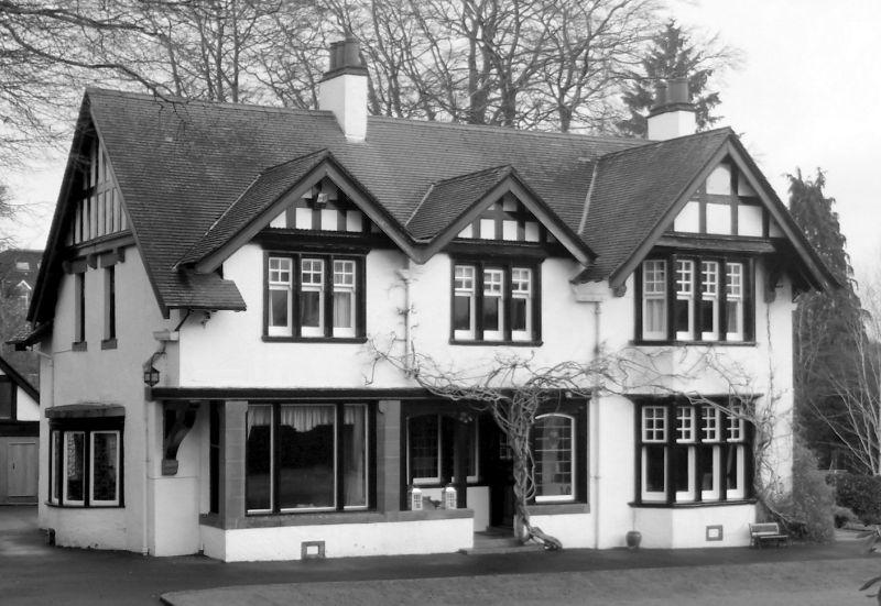 Elwine, an individually designed detached villa at Giffnock