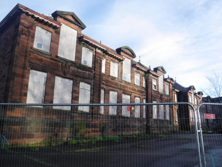 Derelict & boarded up Holmlea School, November 2017