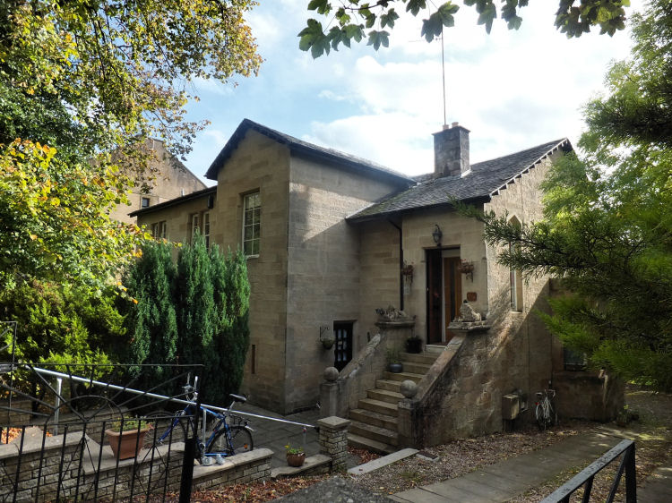 Photograph of 'Howburn', Queen Mary Avenue, 2014