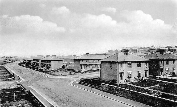 View of Aikenhead Road in the early stages of the inter-war development of King's Park