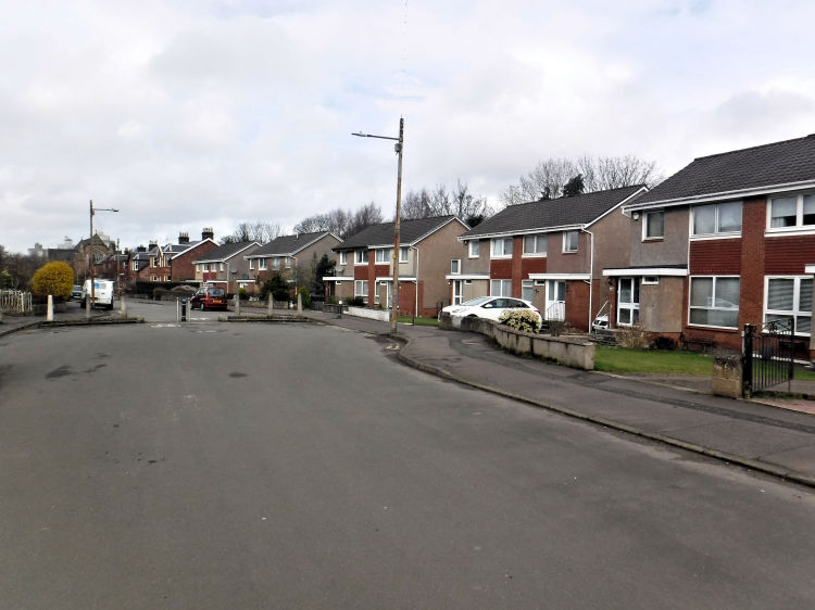 Houses in Earlspark Avenue built in 1975 on site of Newlands Papermill