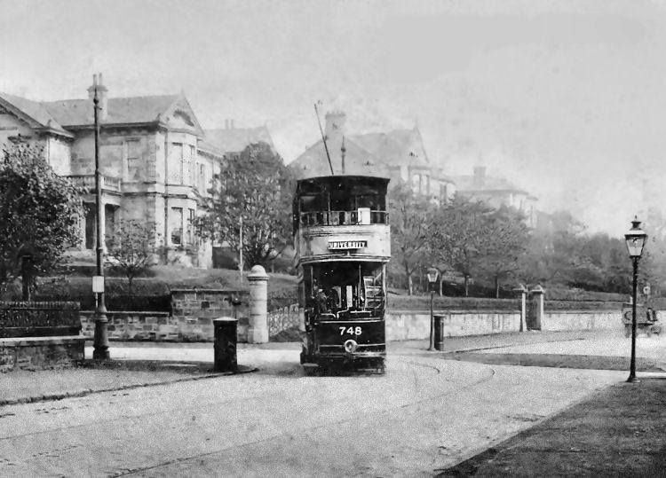 University bound tramcar at junction of Nithsdale Road and St Andrew's Drive
