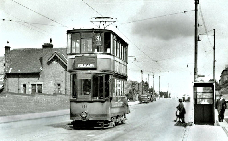No.31 tram to Pollokshaws approaching Shawlands Station