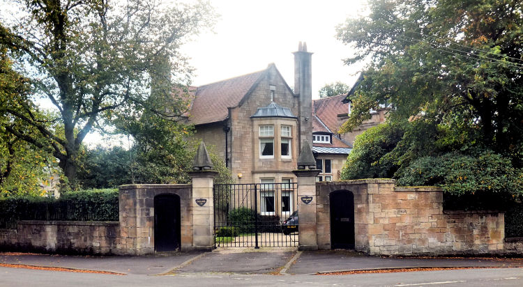 Photograph of 'Oaklands', Sherbrooke Avenue, from 2014