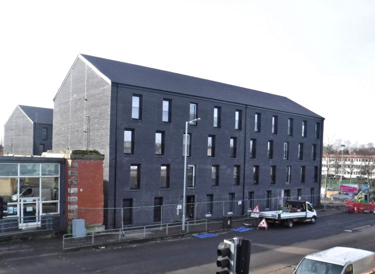 Redevelopment of site of Pollokshaws Baths, June 2018, showing new housing which replaced tower blocks