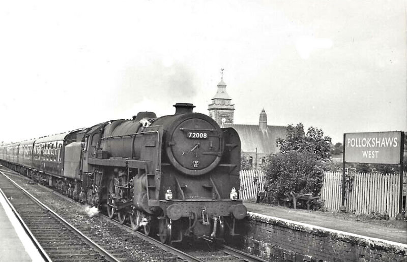 Steam locomotive passing through Polokshaws West Station