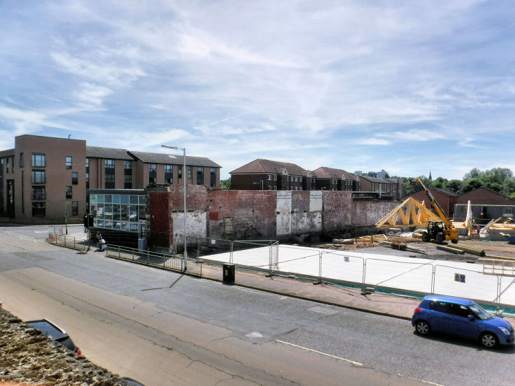 Redevelopment of site of Pollokshaws Baths, June 2018, showing new housing which replaced tower blocks