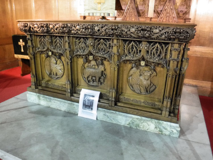 Communion Table at Pollokshields Parish Church, designed by William Gardner Rowan, 1912