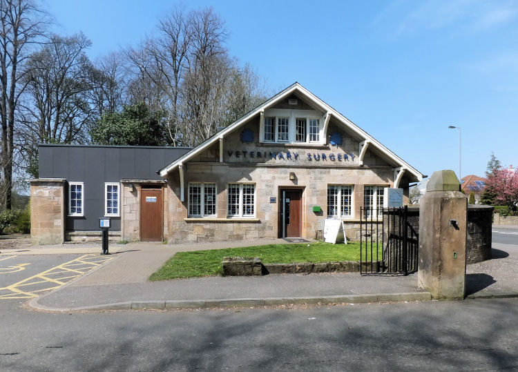 Gatehouse at Rouken Glen Park