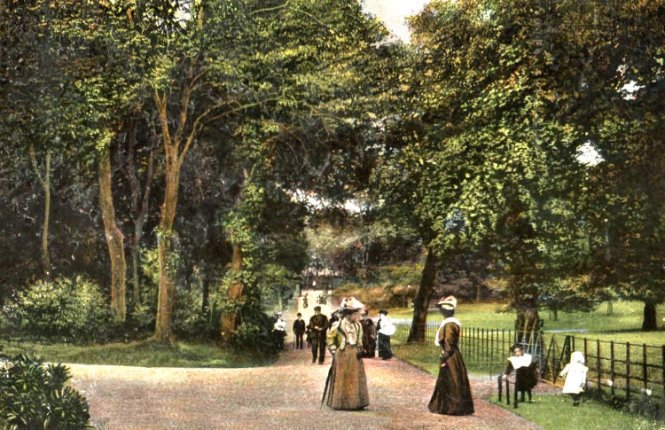 Edwardian scene at main avenue of Rouken Glen Park