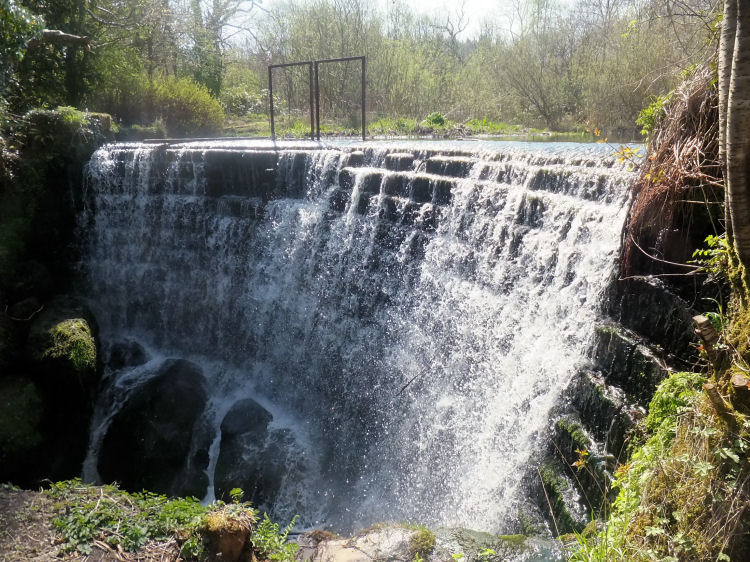 Artificial waterfall at reservoir at head of Rouken Glen
