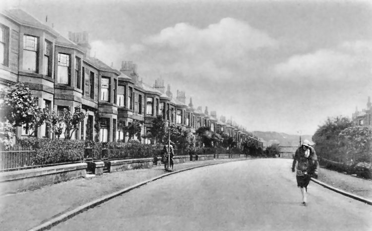 View of sandstone terraces of Second Avenue looking towards Aikenhead Road, c.1930