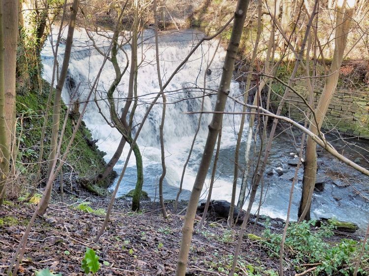 Weir at reservoir on Auldhouse Burn, Speirsbridge, on approaches to Thornliebank Print Works