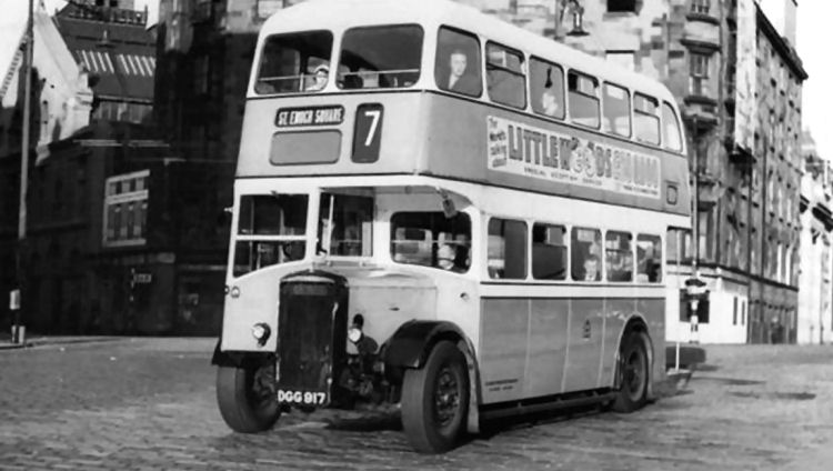 No.7 Corporation bus approaching terminus in St Enoch Square