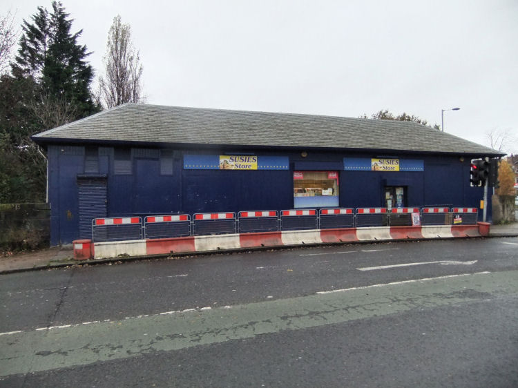 Former booking Office for Strathbungo Station on road bridge at Nithsdale Road
