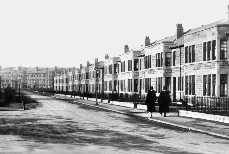 Inter-war terraced houses in Thorncliffe Gardens