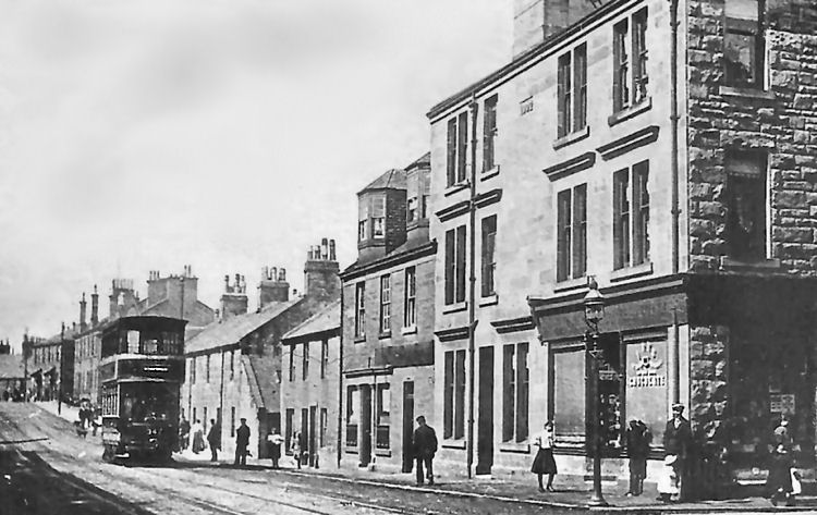 City bound tramcar from Rouken Glen passing along Main Street,Thornliebank