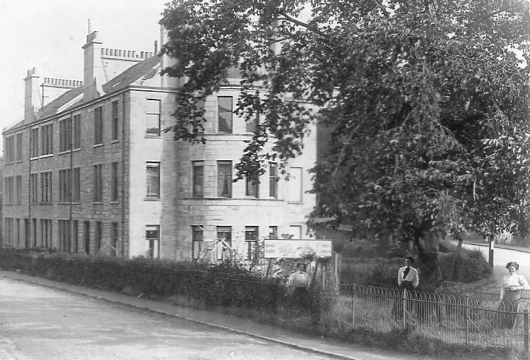 Well dressed Edwardian ladies at Viaduct Road, Sheddens