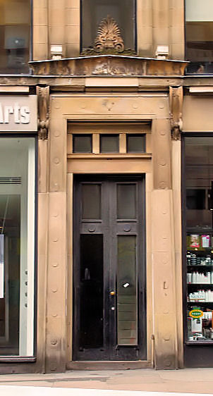 Central entrance to upper storeys of Grecian Chambers