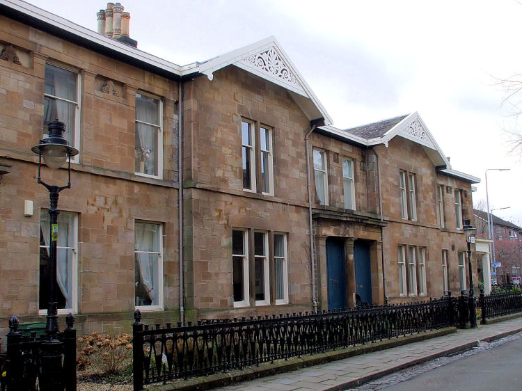 End Terrace houses at Millbrae Crescent from the east