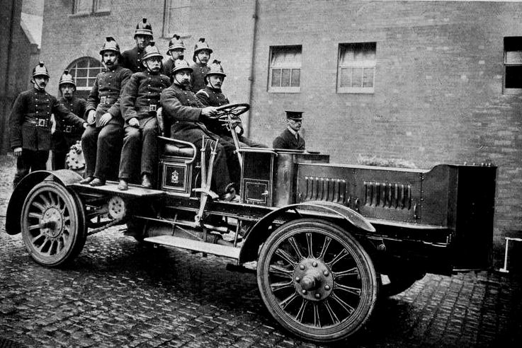 Motorised Glasgow fire engine, 1909