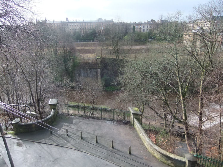 Queen Margaret Bridge which was dismantled in 1971