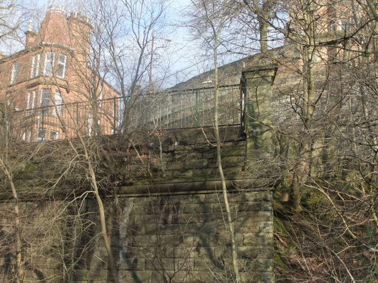 Retaining wall at end of Queen Margaret Bridge, Glasgow